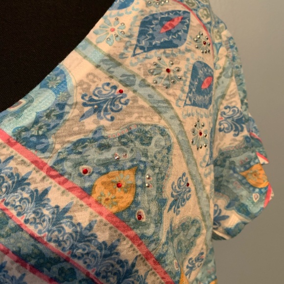 3/$25 Casual top - Picture 4 of 5